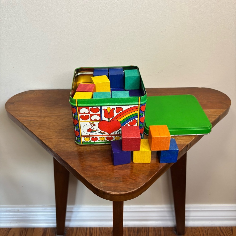 Vintage Tin with colourful blocks